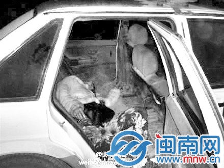 喝剧毒农药自杀的女车主