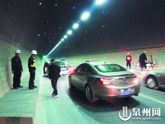 事故导致隧道内双车道仅余一车道