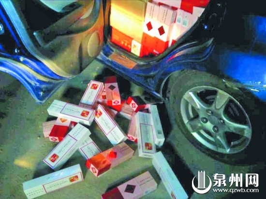 小车后排塞满香烟