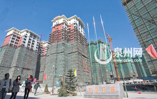 东宝花苑进入外墙装修