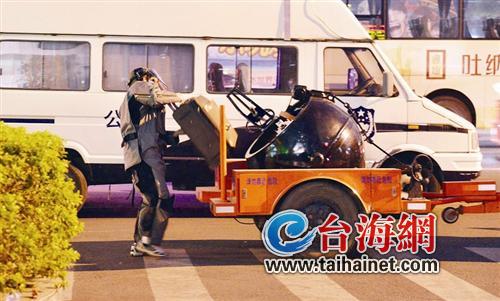警方排查