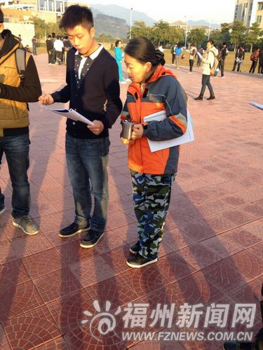 五旬食堂阿姨坚持学英语 工程学院学生引为榜样