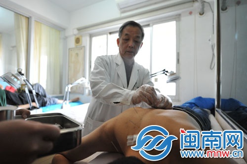 苏医生是患者眼中的“神医仙针”