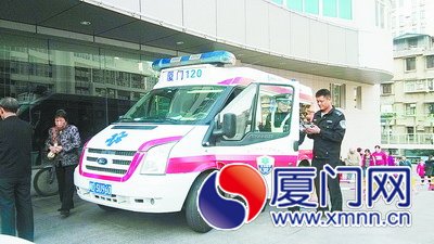 被病人家属抢走的120救护车