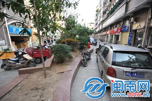 车辆乱停放，占用了公共通道