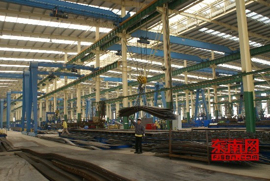 新长诚重工2#厂房生产现场