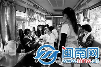 420名献血学生中，90%都是第一次献血
