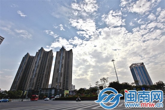 昨日天空多云，雾气已基本散去