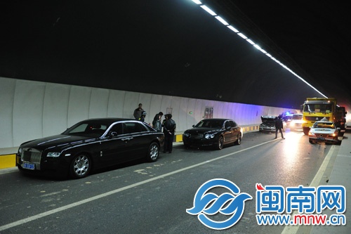 三辆豪车总价将近千万元