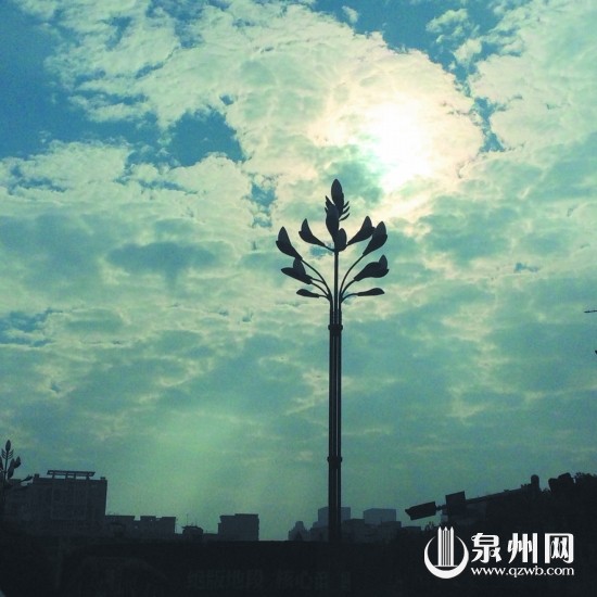 昨日下午，泉州市区又现蓝天白云