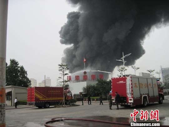 汕头市区一工厂发生火灾