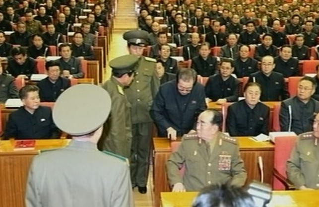 朝鲜中央电视台9日公开了前任朝鲜国防委员会副委员 