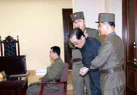 张成泽受审现场曝光  (