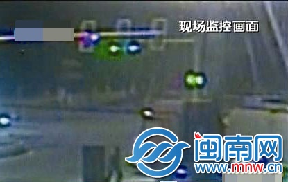 张国樑试图登上油罐车未果