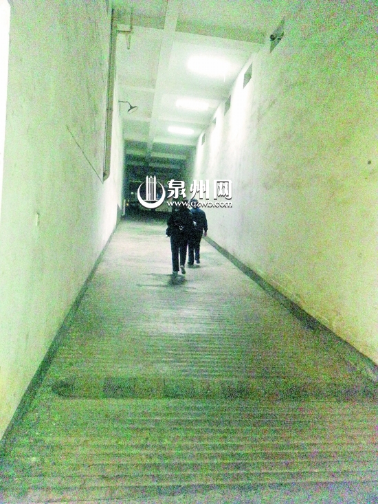 住户出入需绕不少路