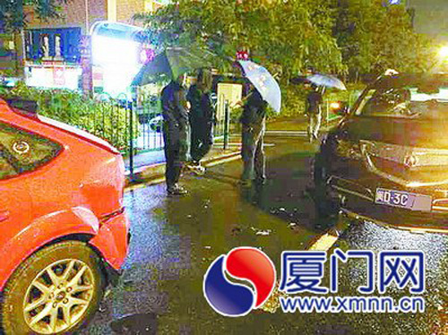 事主称停车时被撞