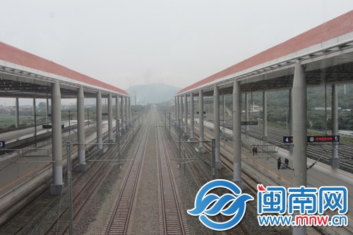 等待列车