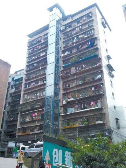 电梯主体框架已经搭建完毕