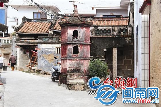 东山一座清代惜字炉有数百年历史
