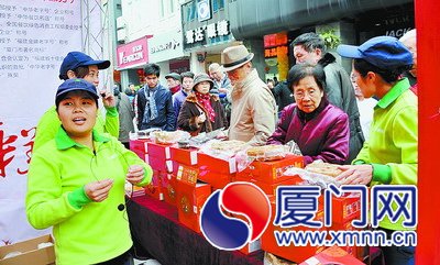伴手礼店纷纷在中山路“卡位”。