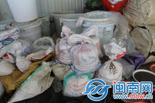 现场缴获麻黄素2.2吨