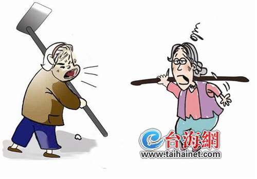 亲家母家门口肉搏