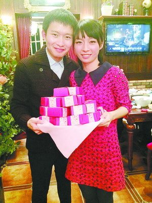 李洵和周丽媛用自己的方式办婚礼