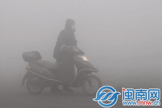 “圣诞老人”遭“霾伏”