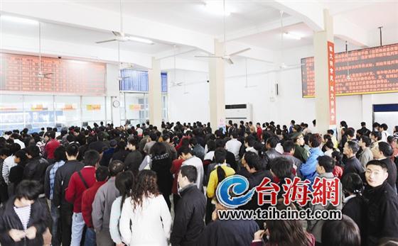 火车客流迅速飙升