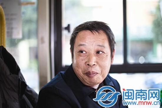 黎友关