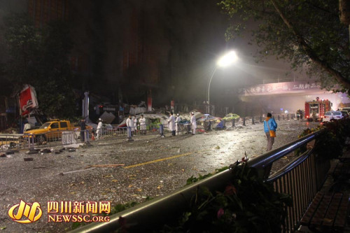 泸州江阳区摩尔商场发生爆炸