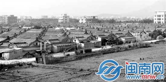 动车外的潮式建筑很吸人眼球