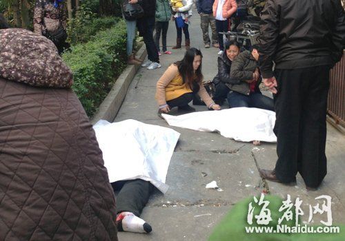 男子抱4岁儿跳楼双双殒命