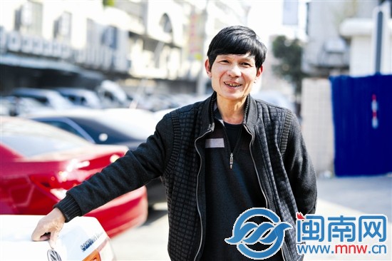 的哥黄小鸡自发组建爱心车队