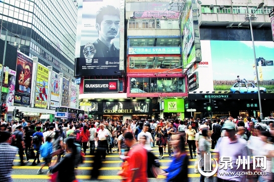厦深铁路开通后,泉州市民热衷乘动车到港淘货