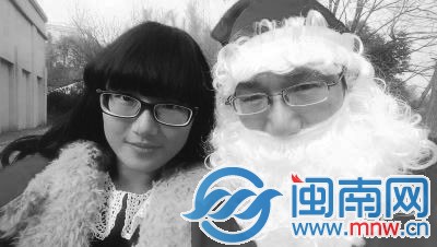 杜慧颖和圣诞老爸合影