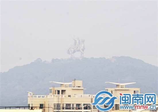 市区大坪山公园“马上成功”被“霾伏”