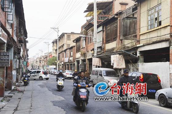 处在漳州古城内的延安南路每天仍然车来车往