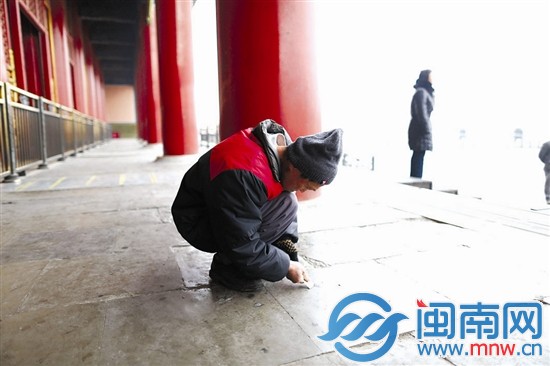 “金銮殿”龙椅 10年来首次除尘1