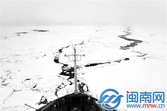 西风解意 “雪龙”号脱困