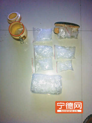 宁德民警剿“贩毒巨鼠” 获疑似冰毒一千克2