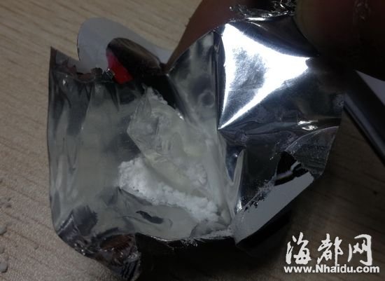 榕小学周边店铺热销“手雷” 会爆炸溅液体2