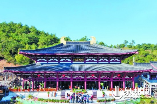 圆通宝殿为仿唐建筑