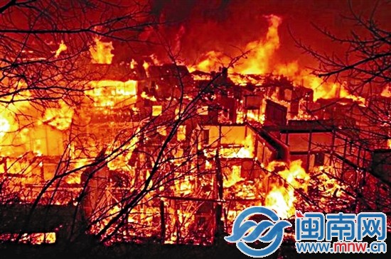 云南省迪庆州香格里拉县独克宗古城发生火灾