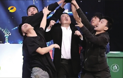 CD街舞在《奇舞飞扬》年终盛典的表演现场