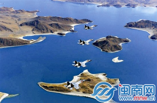 我战机高空训练照曝光