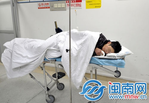 伤者吕先生正在医院治疗，自称喝过酒
