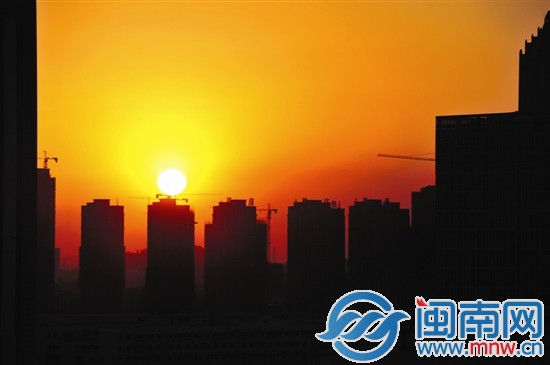 泉州市区江滨南路，落日下沉，夕阳无限好