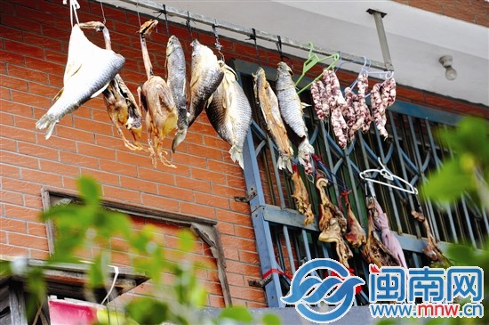 开始准备过年的腊肉
