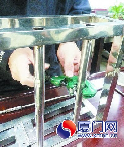 空心的护栏轻松被切断